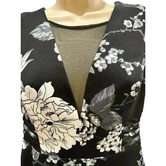 - Enfocus Studio Body Con V-Neck Sleeveless Dress Size 4. Used in good con… - Picture 3 of 4